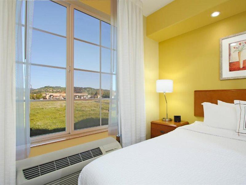 Hotel & By Marriott Napa Valley Area Fairfield