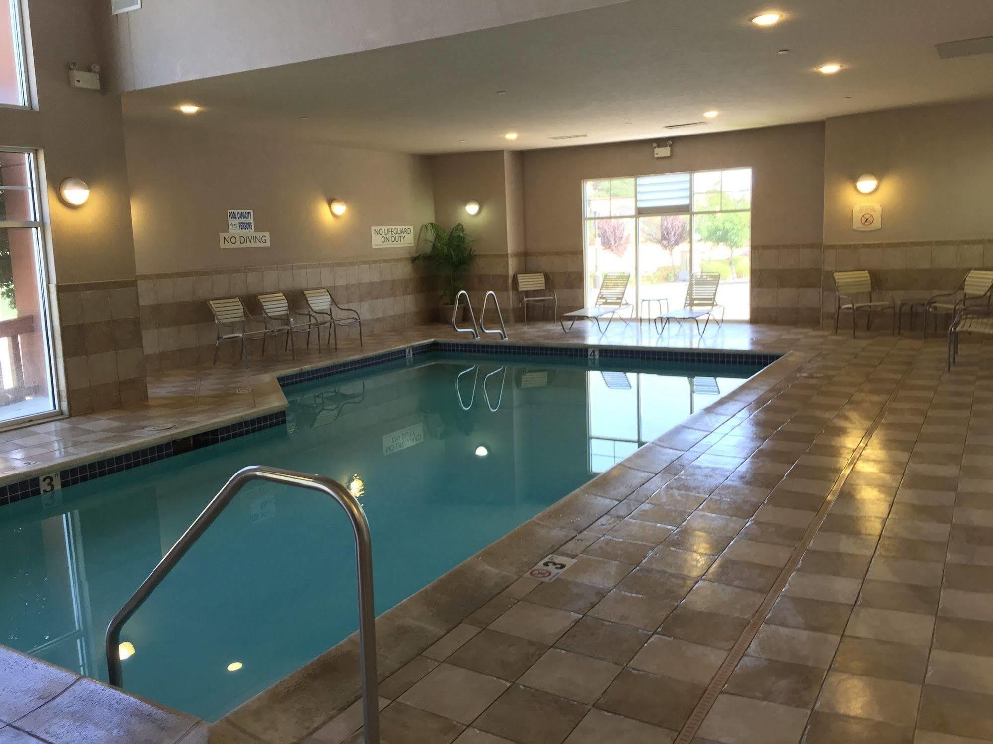 Hotel & By Marriott Napa Valley Area Fairfield